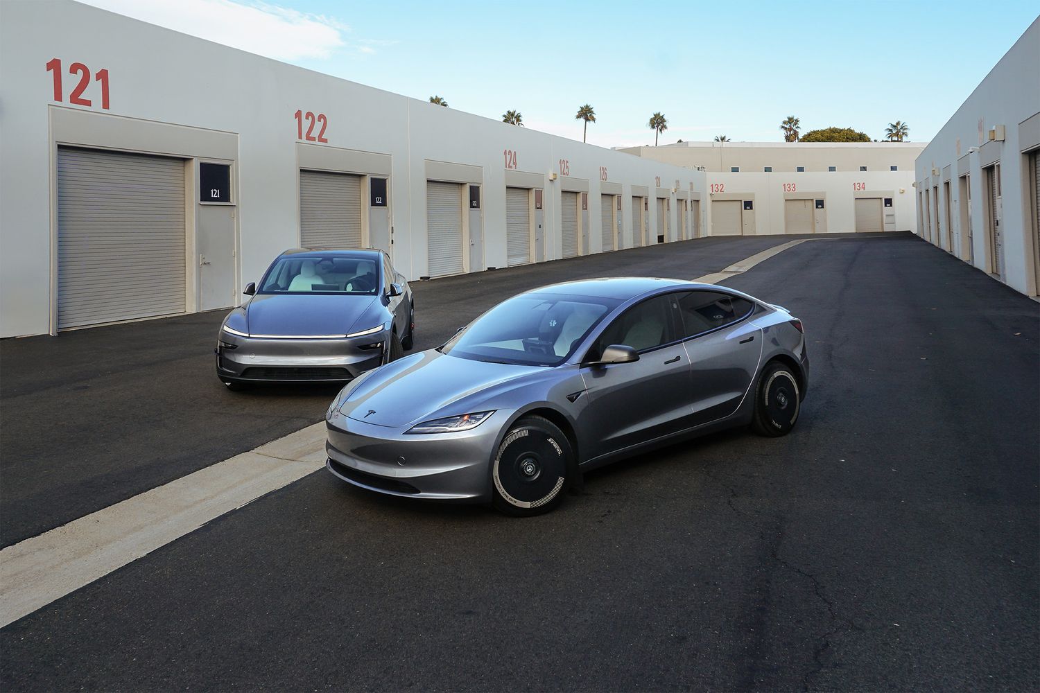 Tesla 18 vs 19 Wheel Covers 2025 — Complete Size Comparison Guide