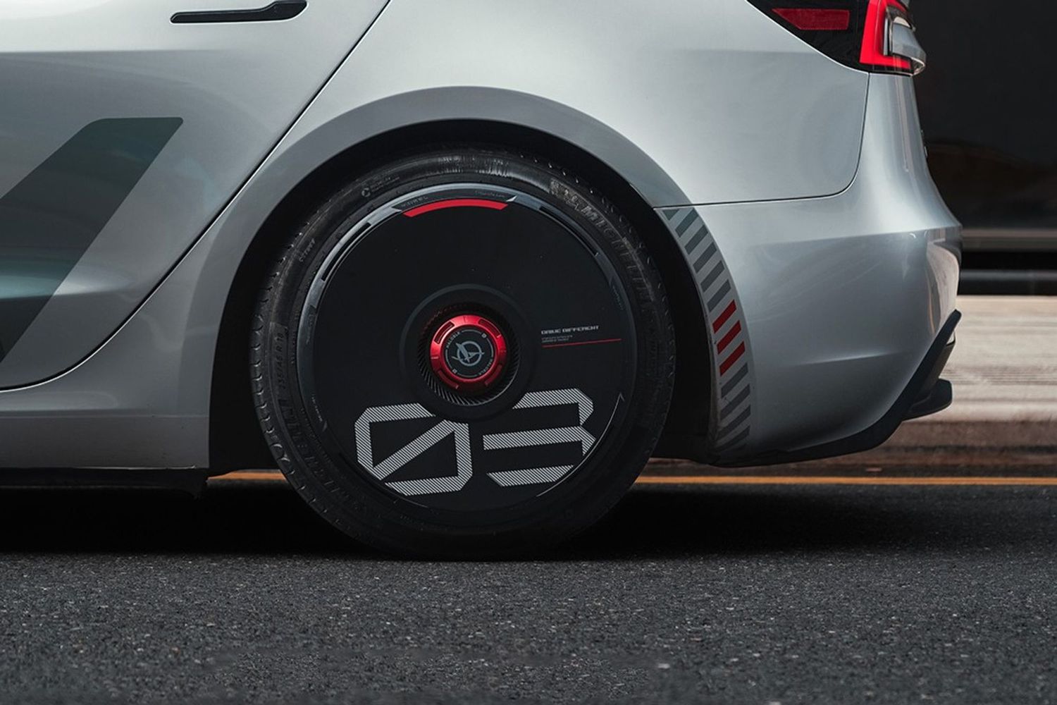 Tesla Center Cap Size Guide (2026) – Find the Perfect Fit for Your Tesla Wheels