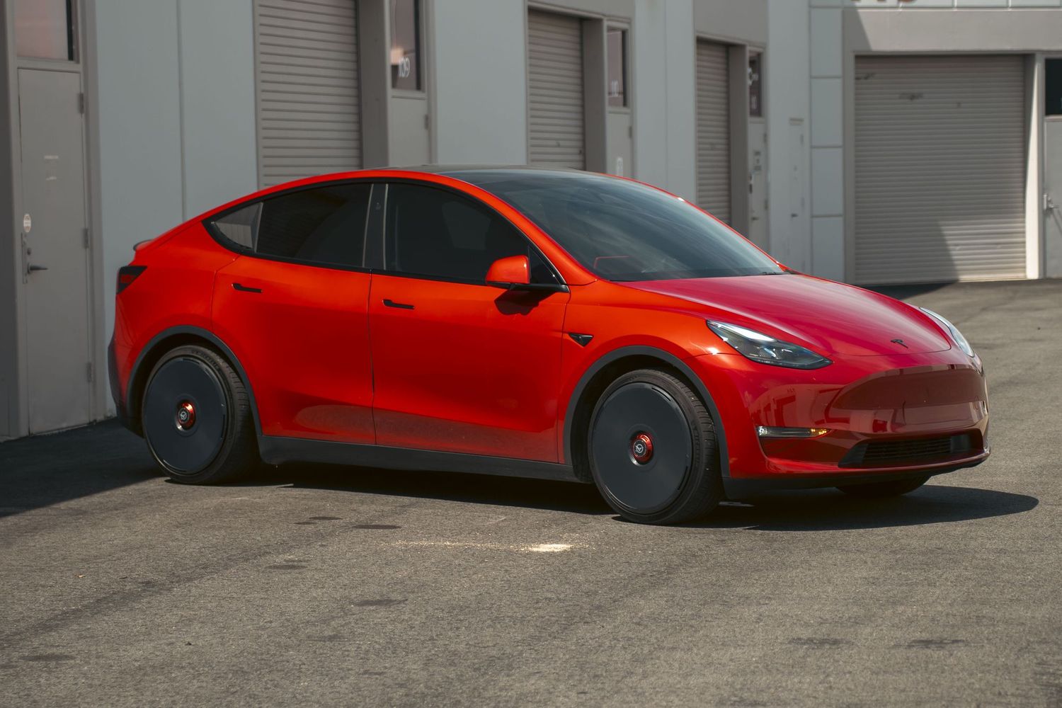 Tesla Center Caps Trends in 2026
