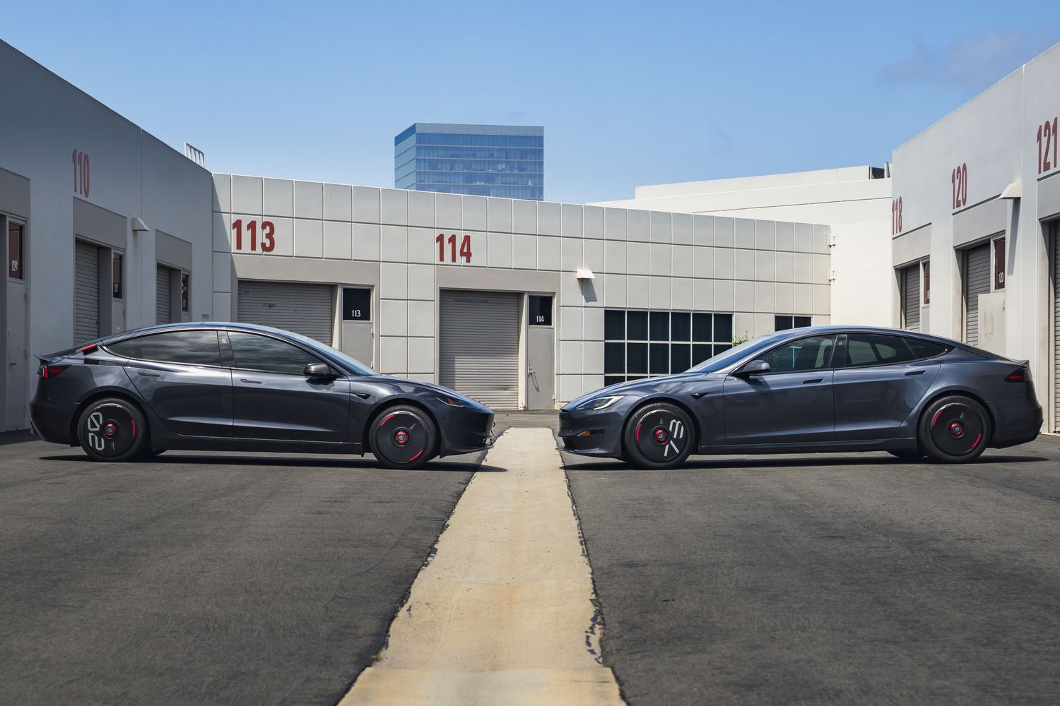 Tesla 18 vs 19 Wheel Covers 2026 — Complete Size Comparison Guide