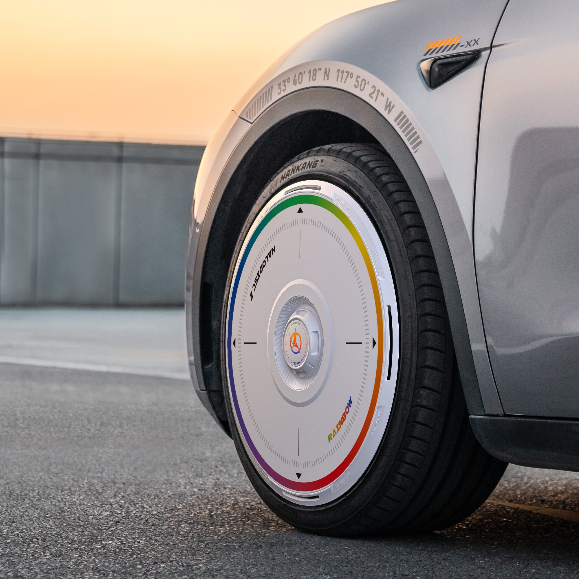HALODISC 2 Wheel Covers for Tesla Model Y 21" Überturbine Wheels丨Rainbow Road