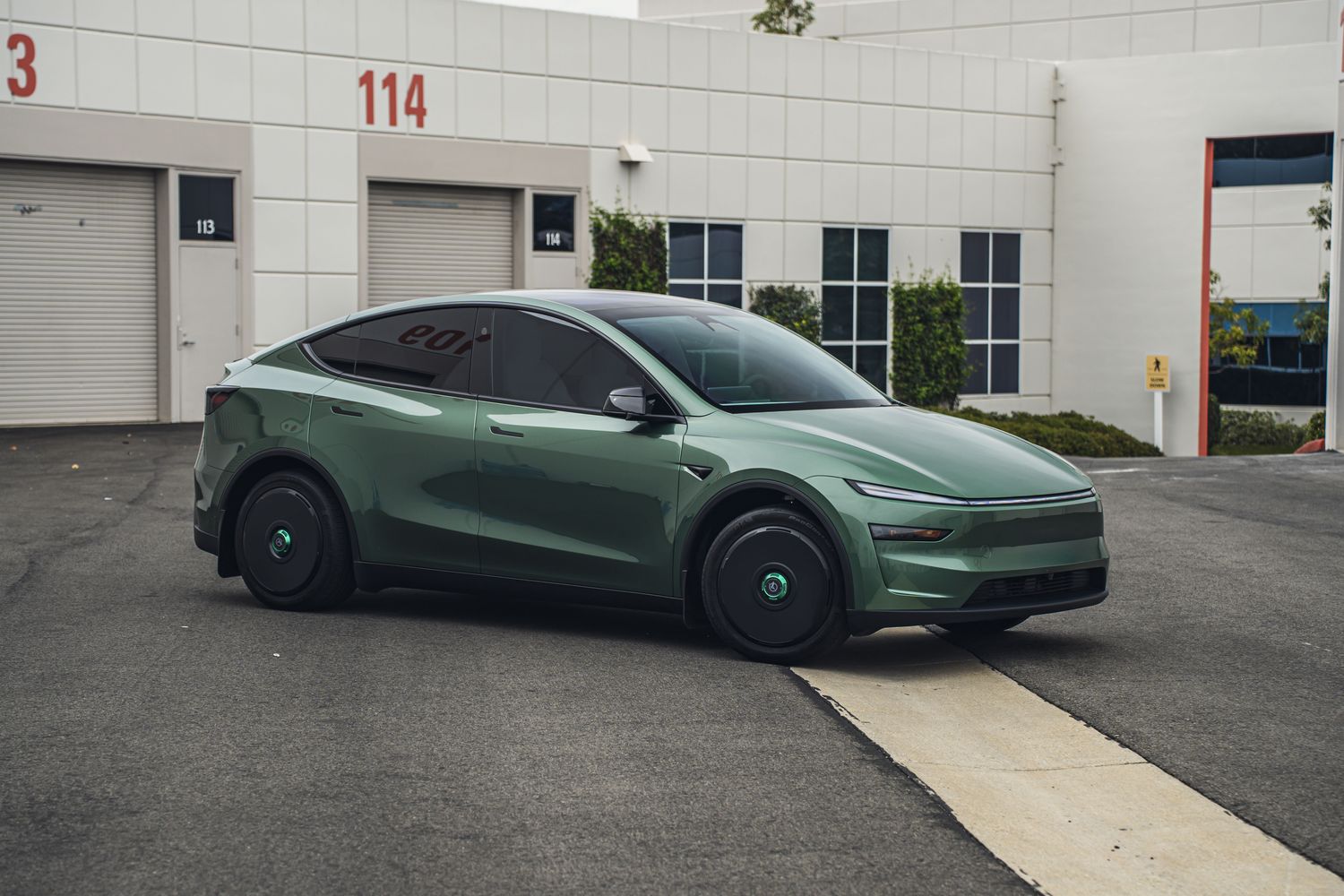 Tesla OEM vs Aftermarket Wheel Covers: Which Is Better?