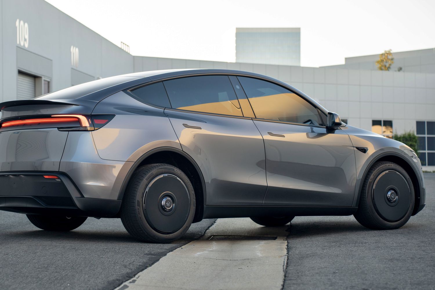 Are Wheel Covers Necessary for Tesla Daily Driving?