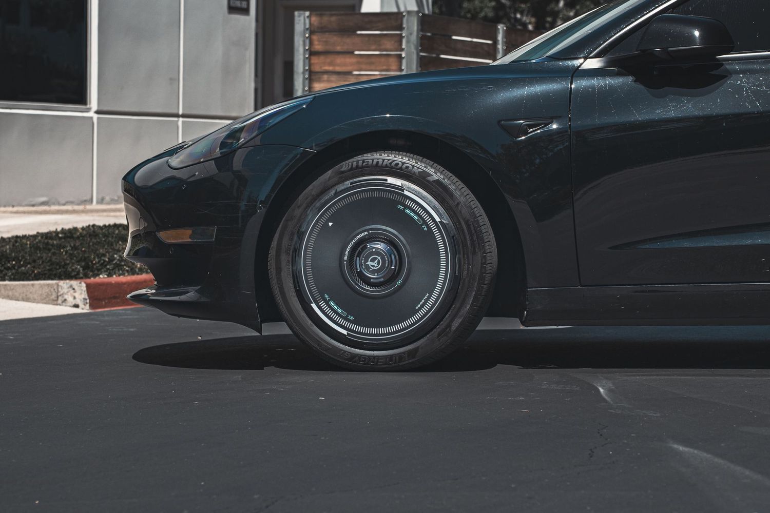 How to Choose Wheel Covers That Match Model 3 Style