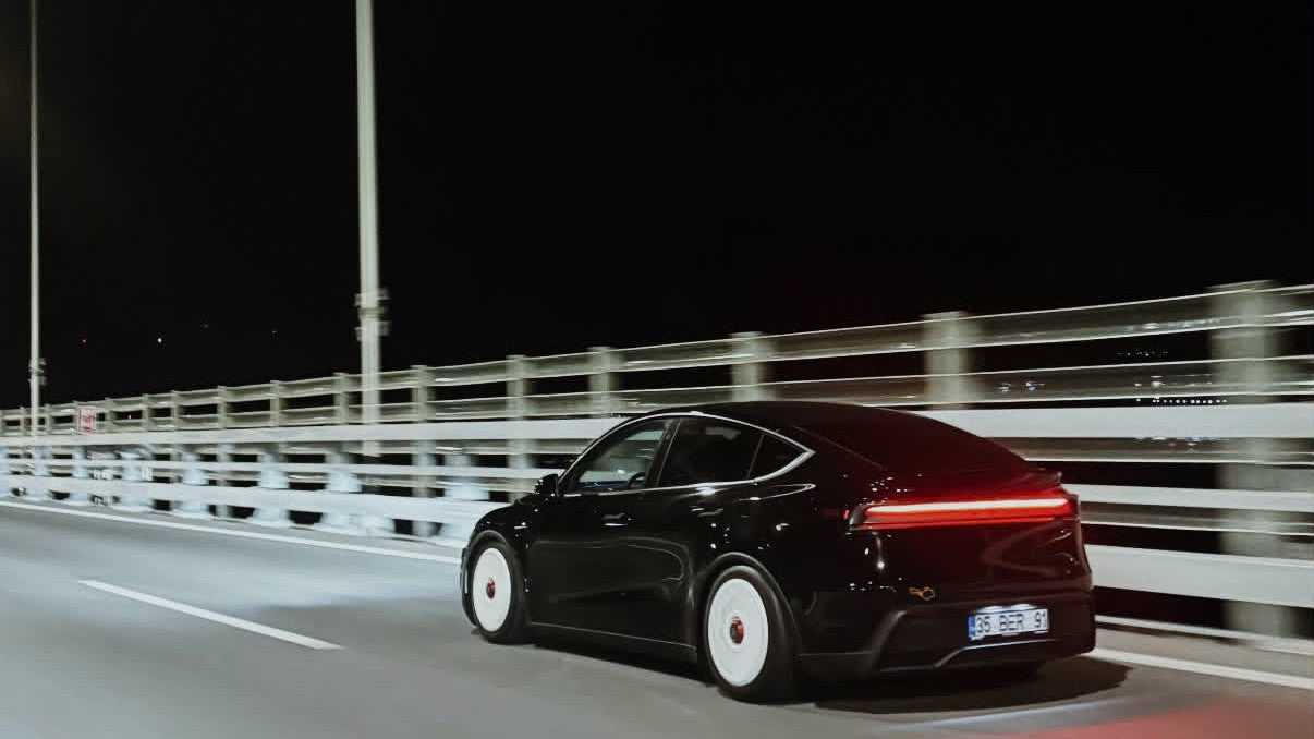 City vs Highway Efficiency With Tesla Wheel Covers: Where Do Aero Covers Make the Biggest Difference?