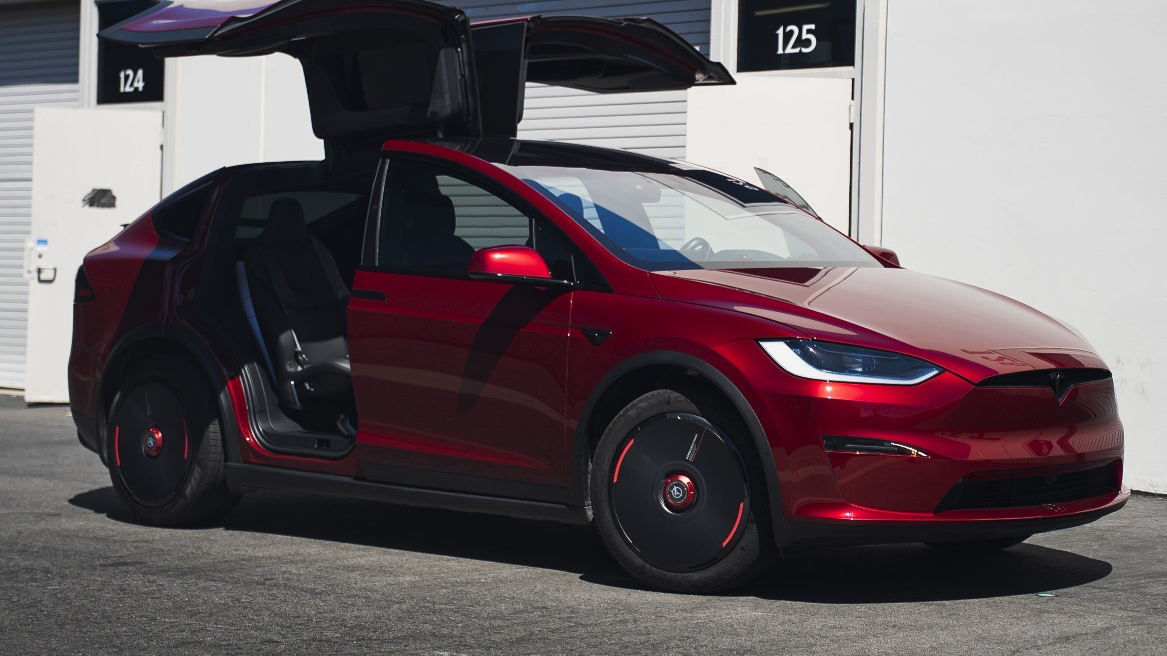 HALOBLK vs Standard Tesla Wheel Covers