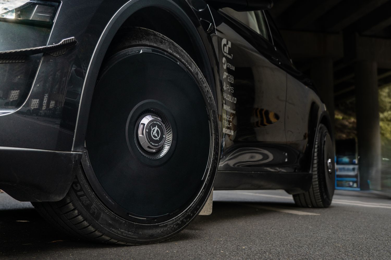 How to Remove Tesla Model Y Wheel Cap (Step-by-Step)