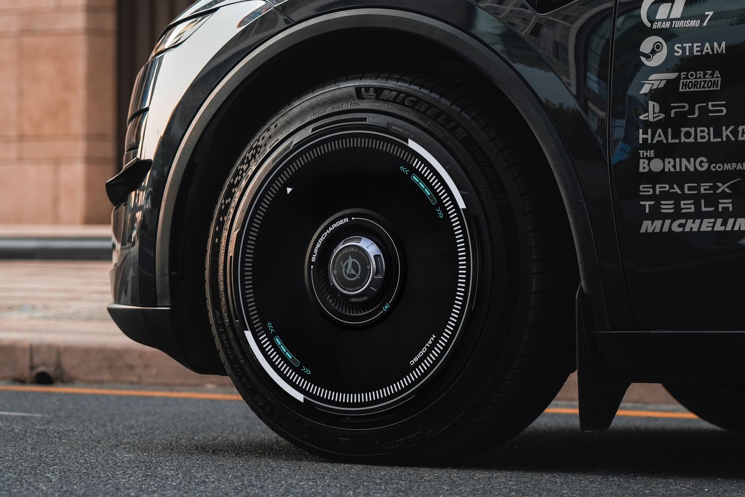 Tesla Model Y Wheel Caps vs Hubcaps: What’s the Difference?