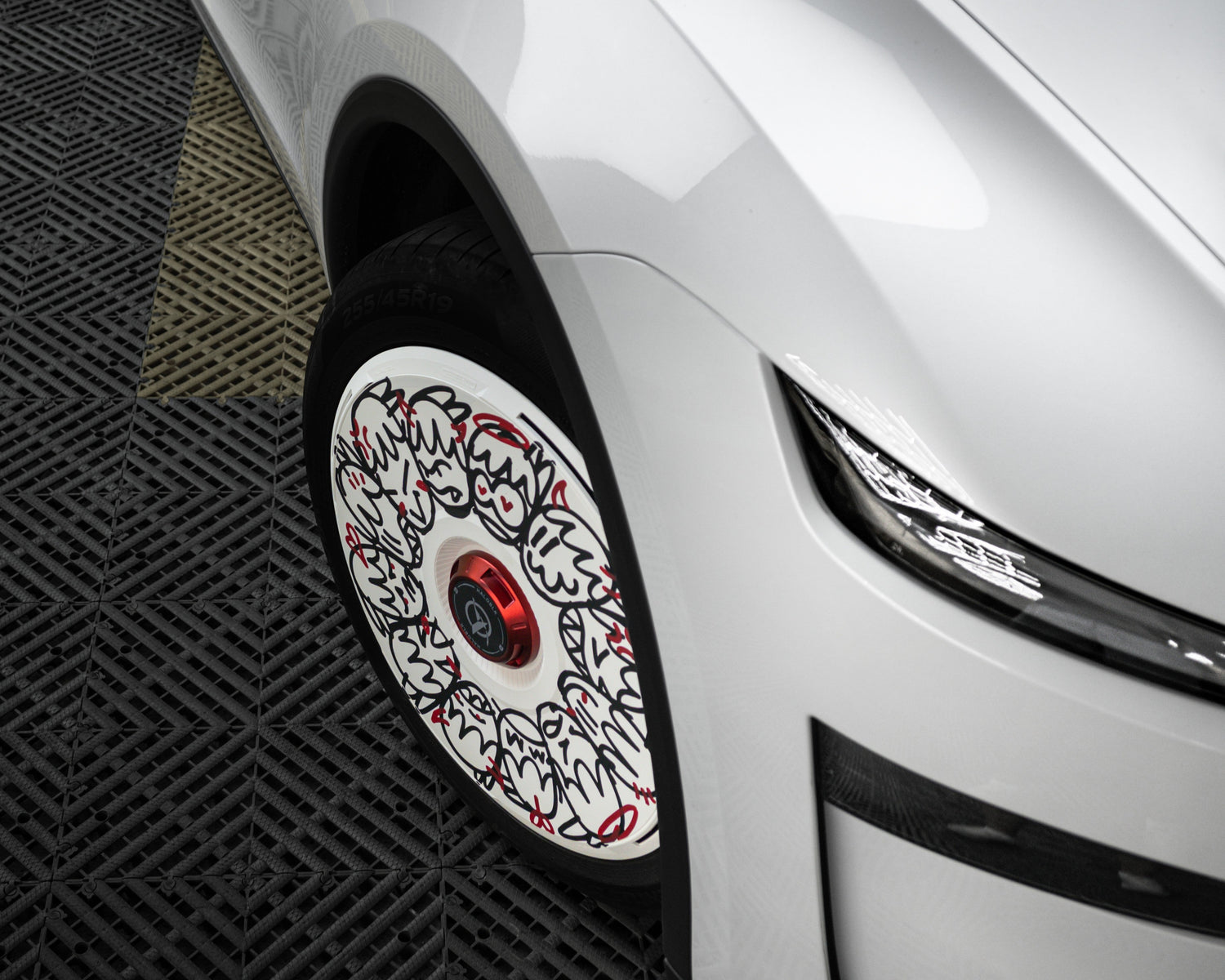 18-Inch vs 19-Inch Wheel Covers for Tesla Model Y: Size, Fit, and Style Comparison