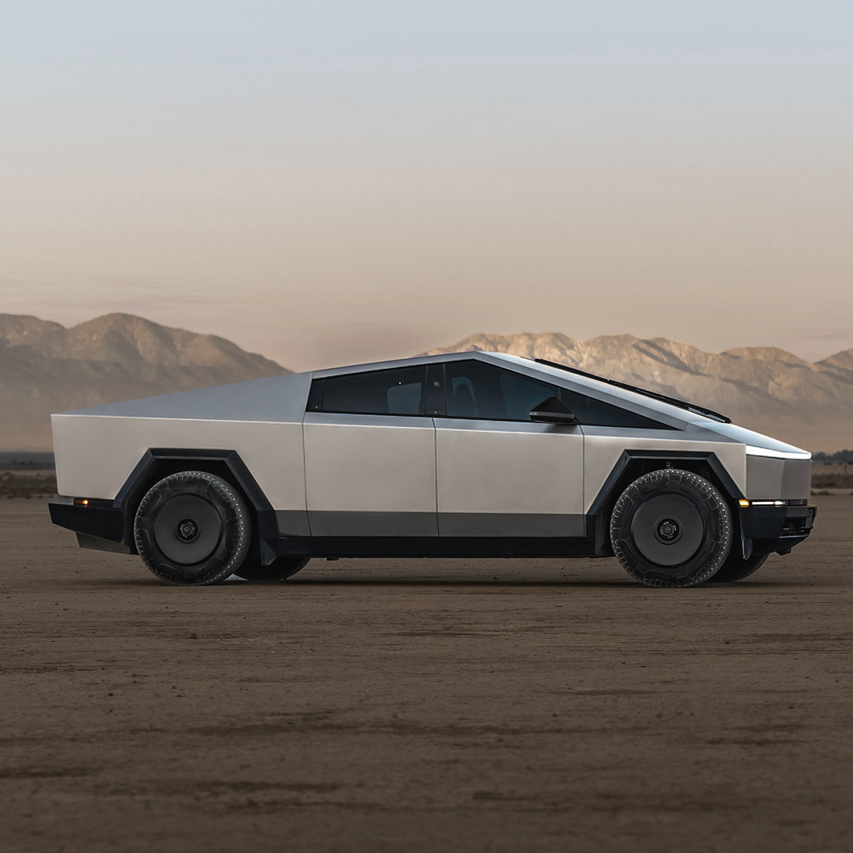 Black Tesla Wheel Covers: HALODISC 2 RTP | HALOBLK