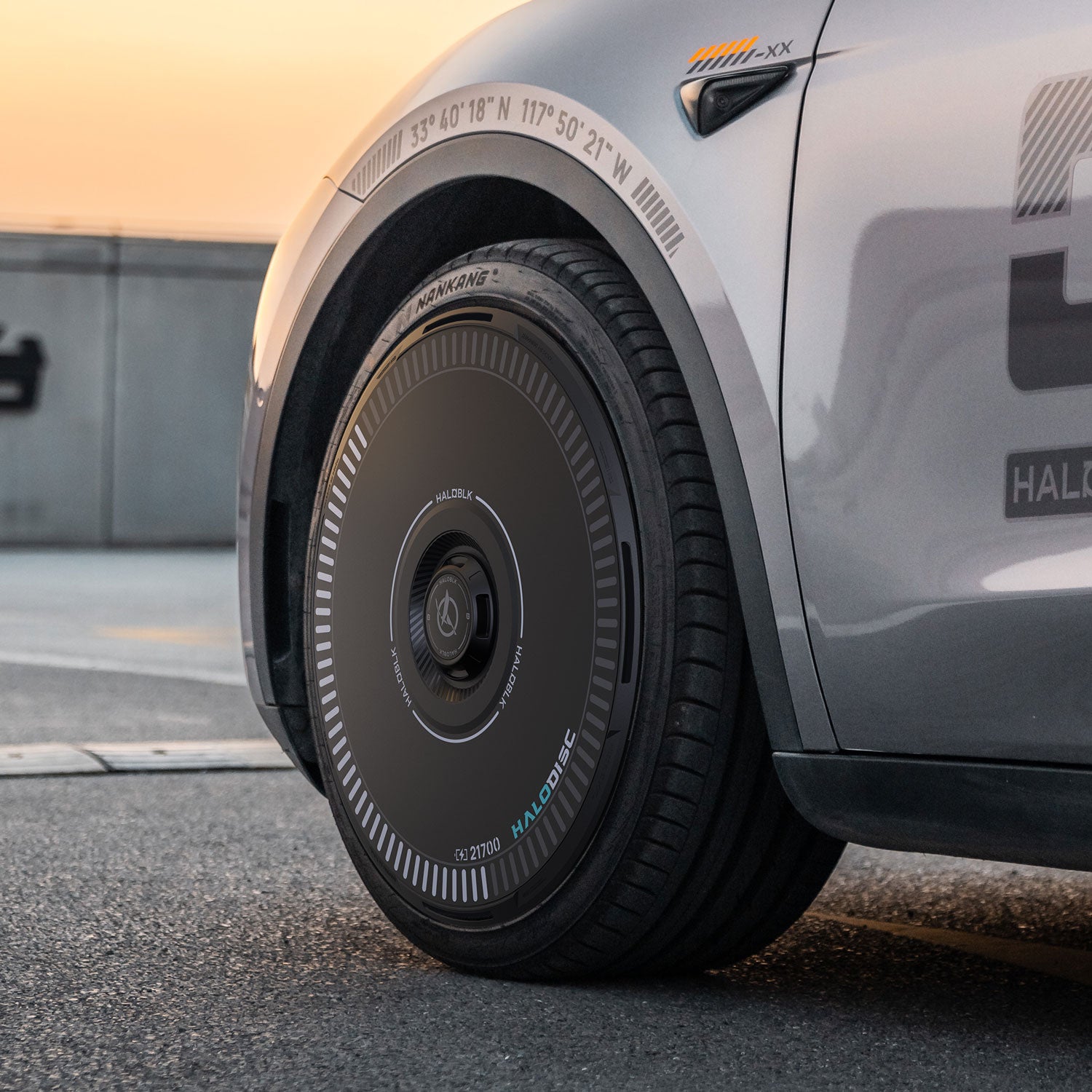 HALODISC 2 Wheel Covers for Tesla Model Y 21" Überturbine Wheels丨Charging