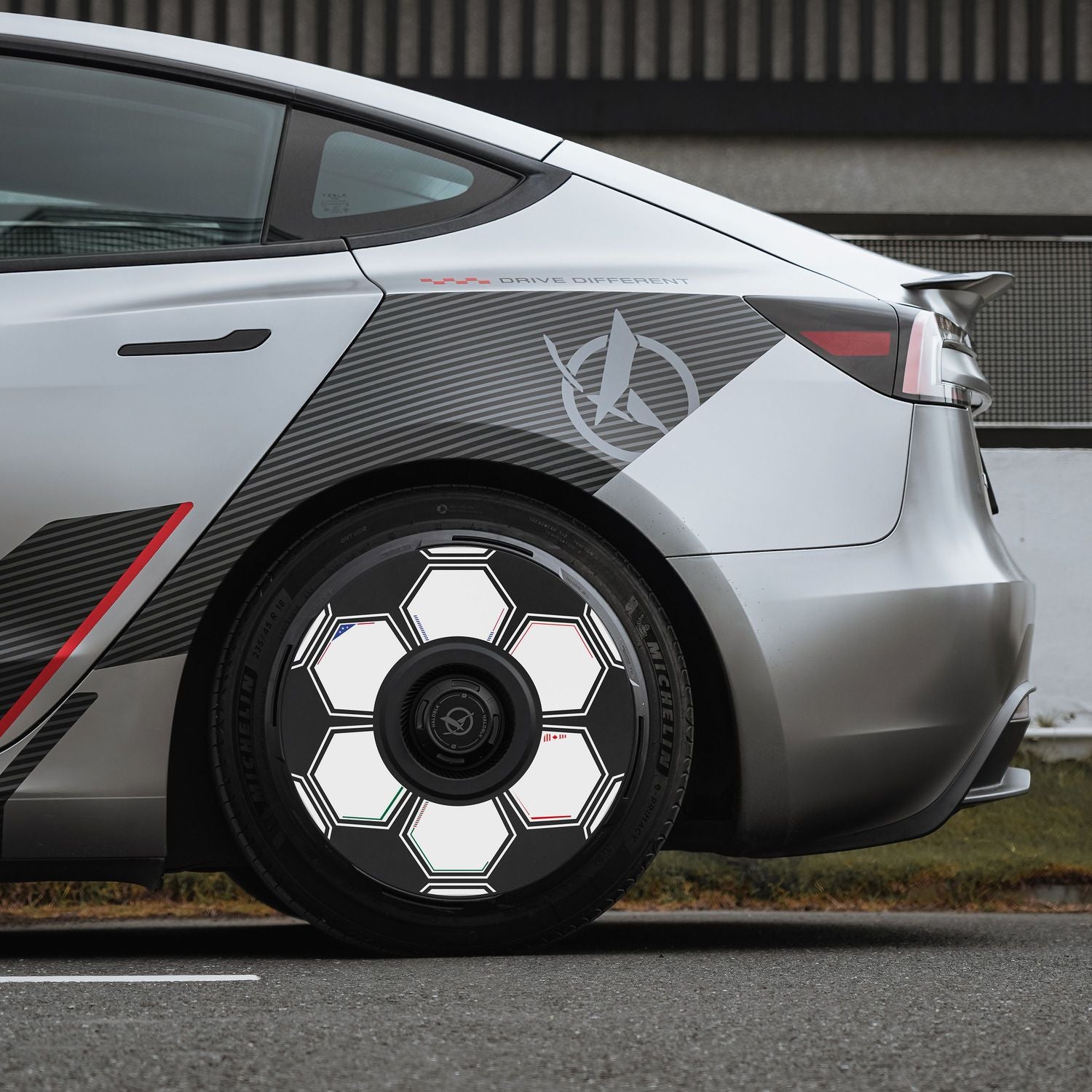 HALODISC 2 Football | Set of 4 Wheel Covers for Tesla